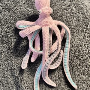 Roze gehaakte knuffel octopus